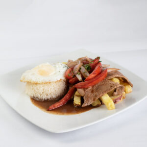 Lomo saltado de res